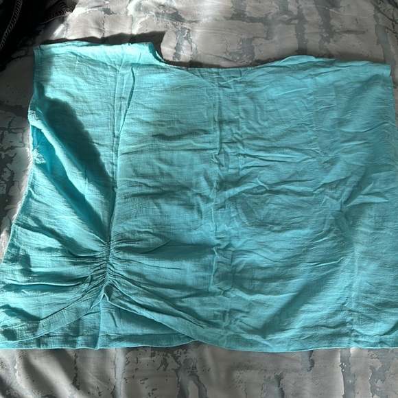 Artists & Revolutionaries Square Top, Turquoise - Picture 7 of 11